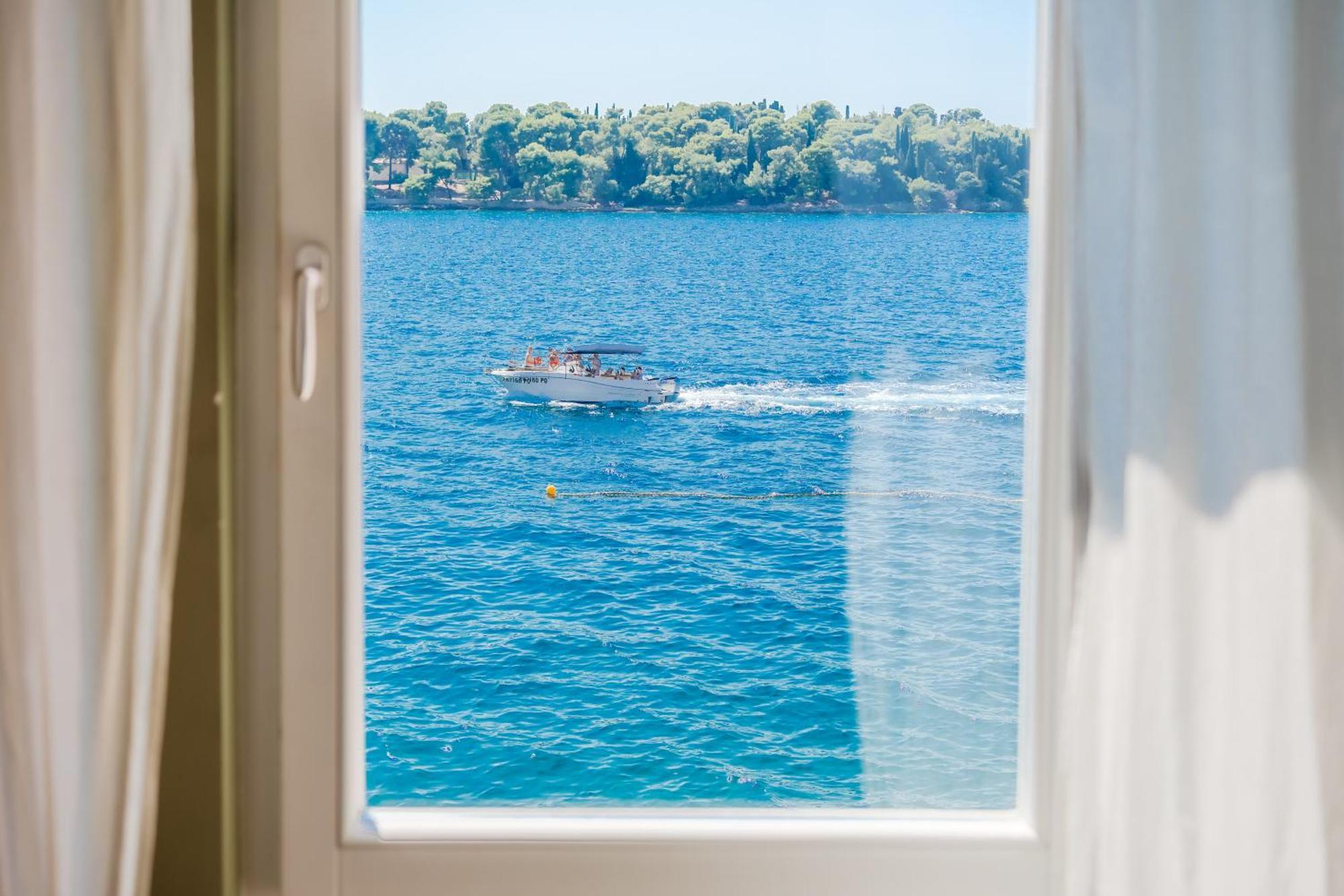 Apartment Mediterraneo Rovinj Bagian luar foto