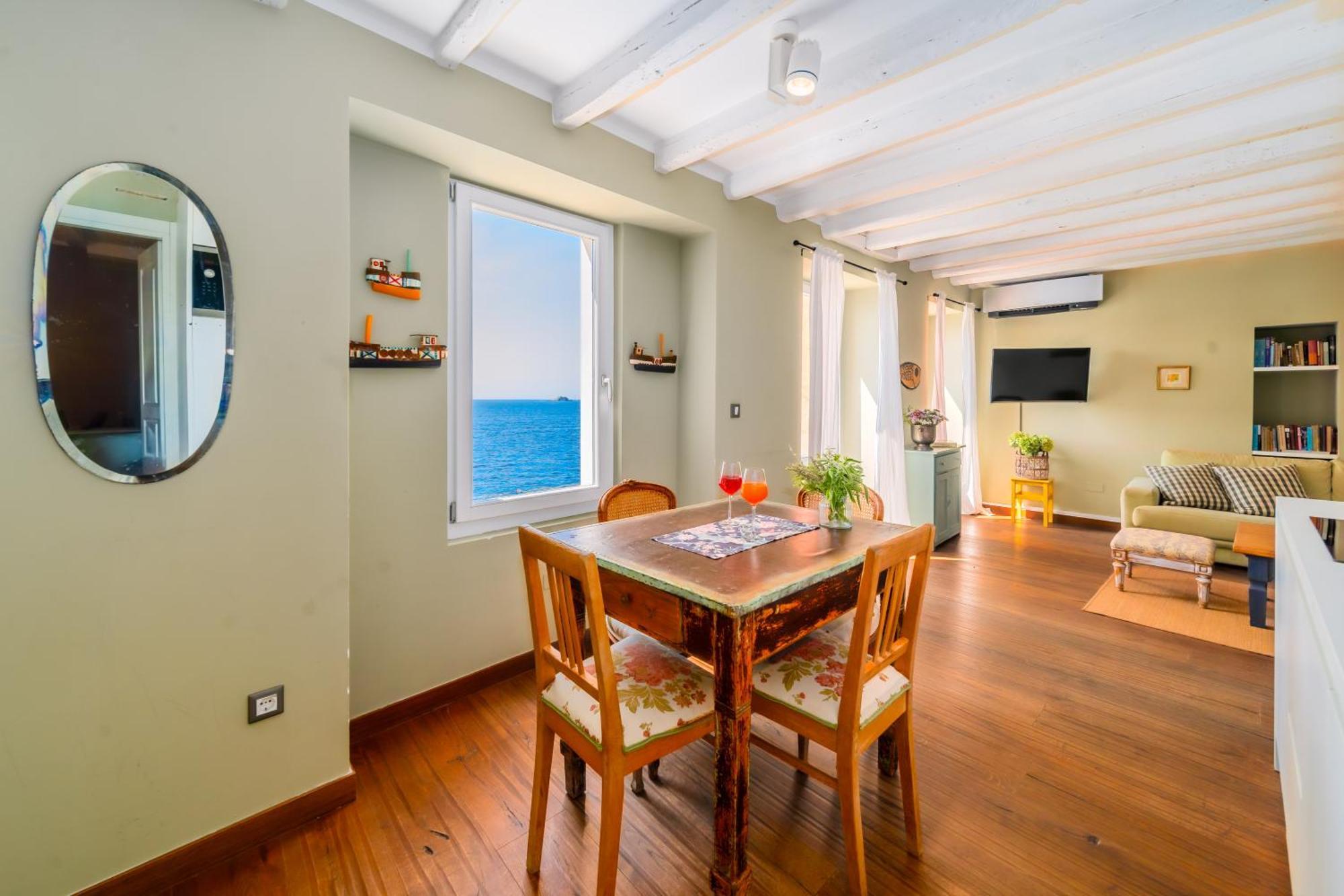 Apartment Mediterraneo Rovinj Bagian luar foto