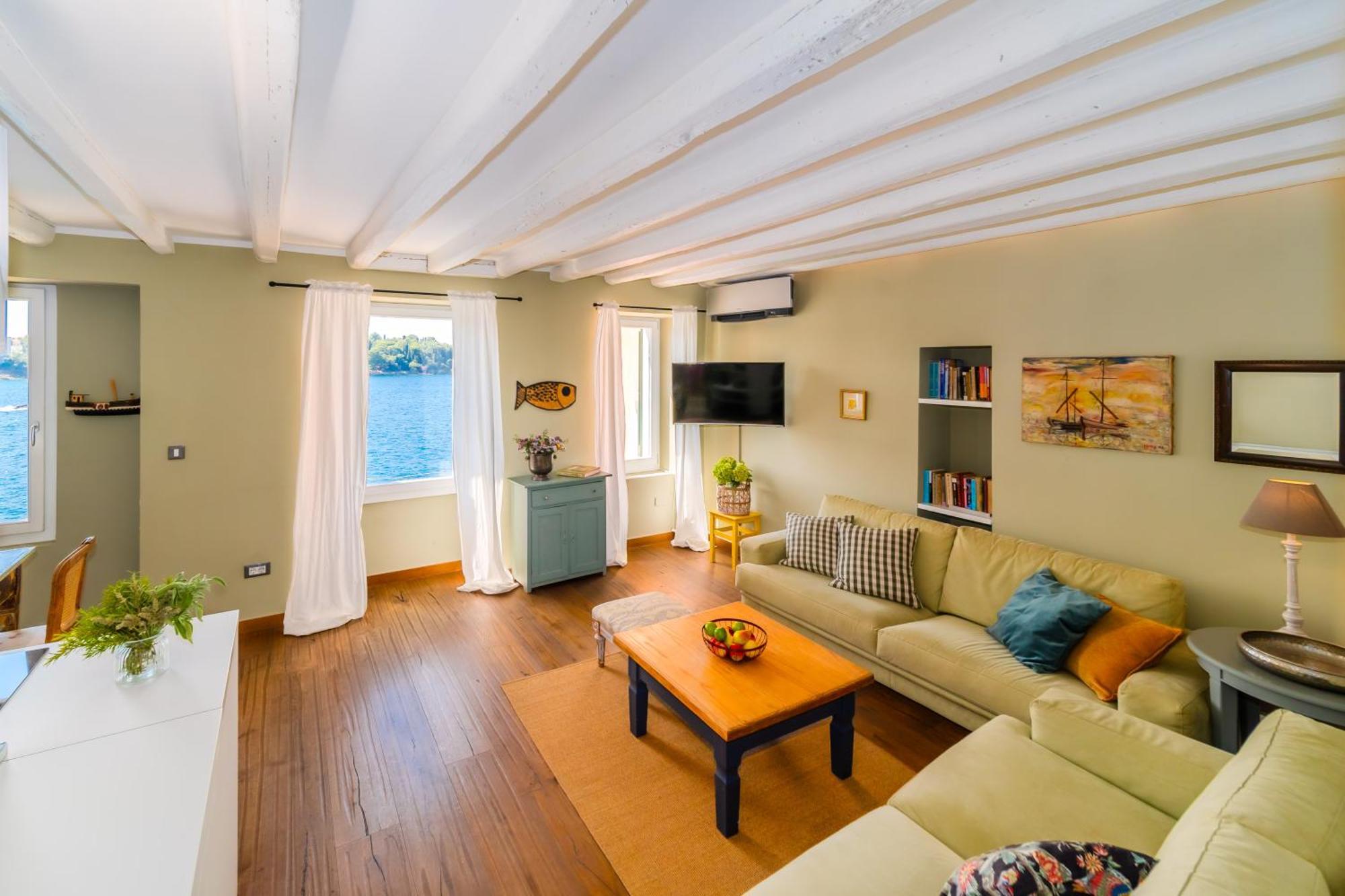 Apartment Mediterraneo Rovinj Bagian luar foto