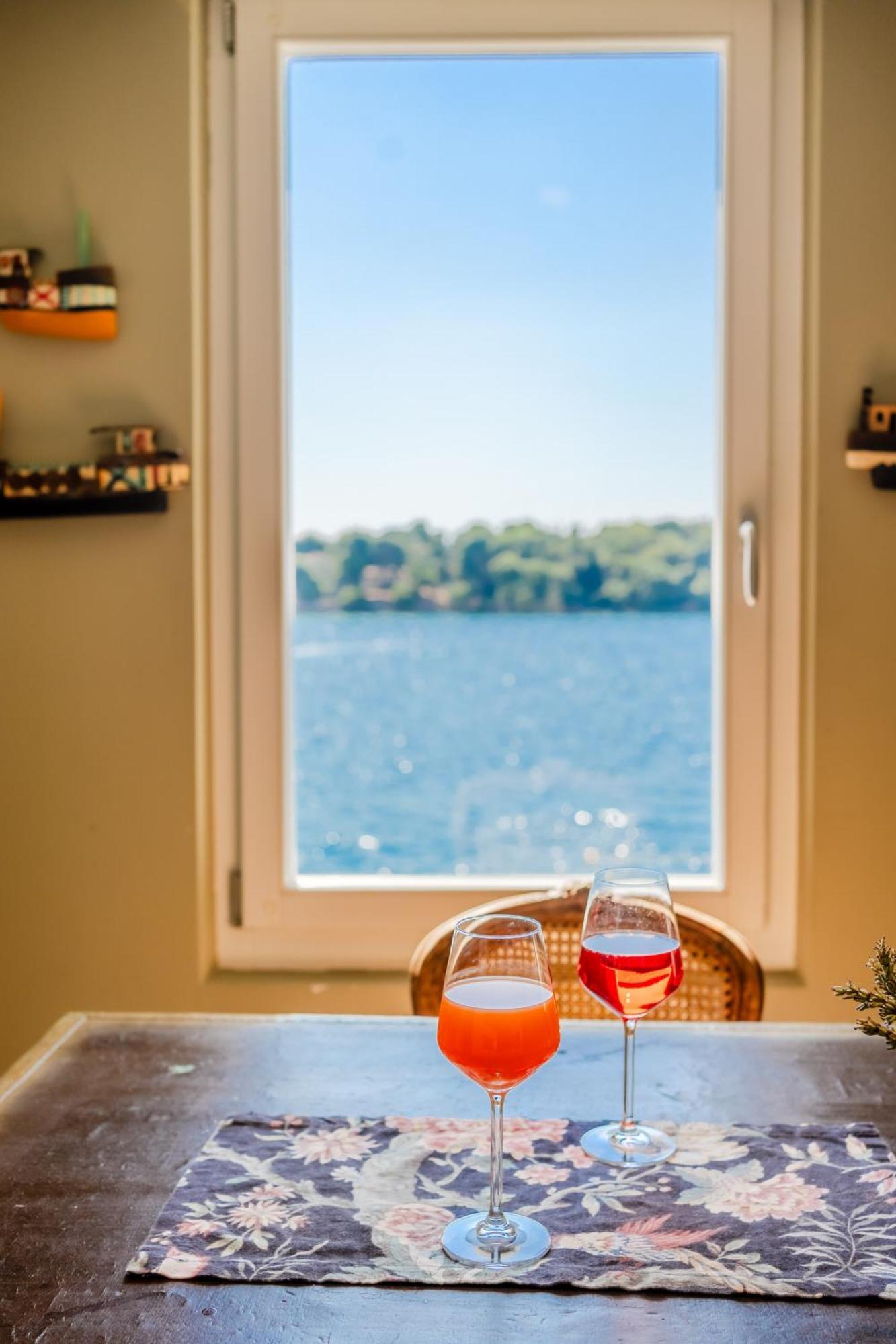 Apartment Mediterraneo Rovinj Bagian luar foto