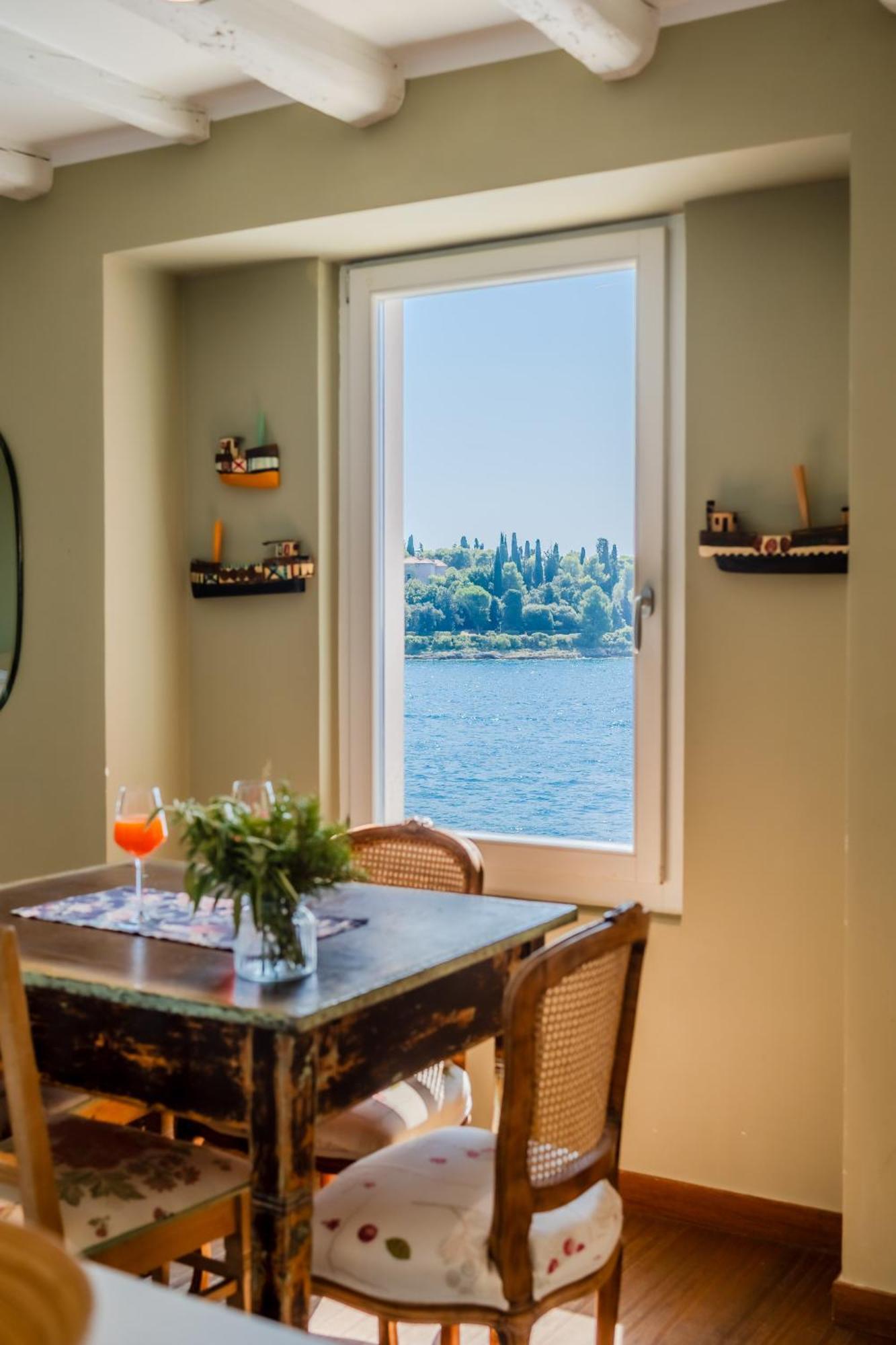 Apartment Mediterraneo Rovinj Bagian luar foto